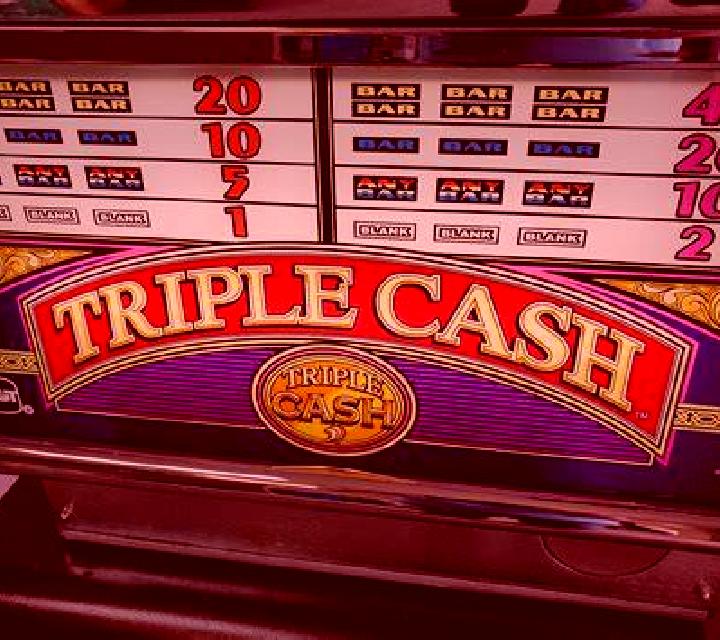 Triple Crown (Betsoft) slot